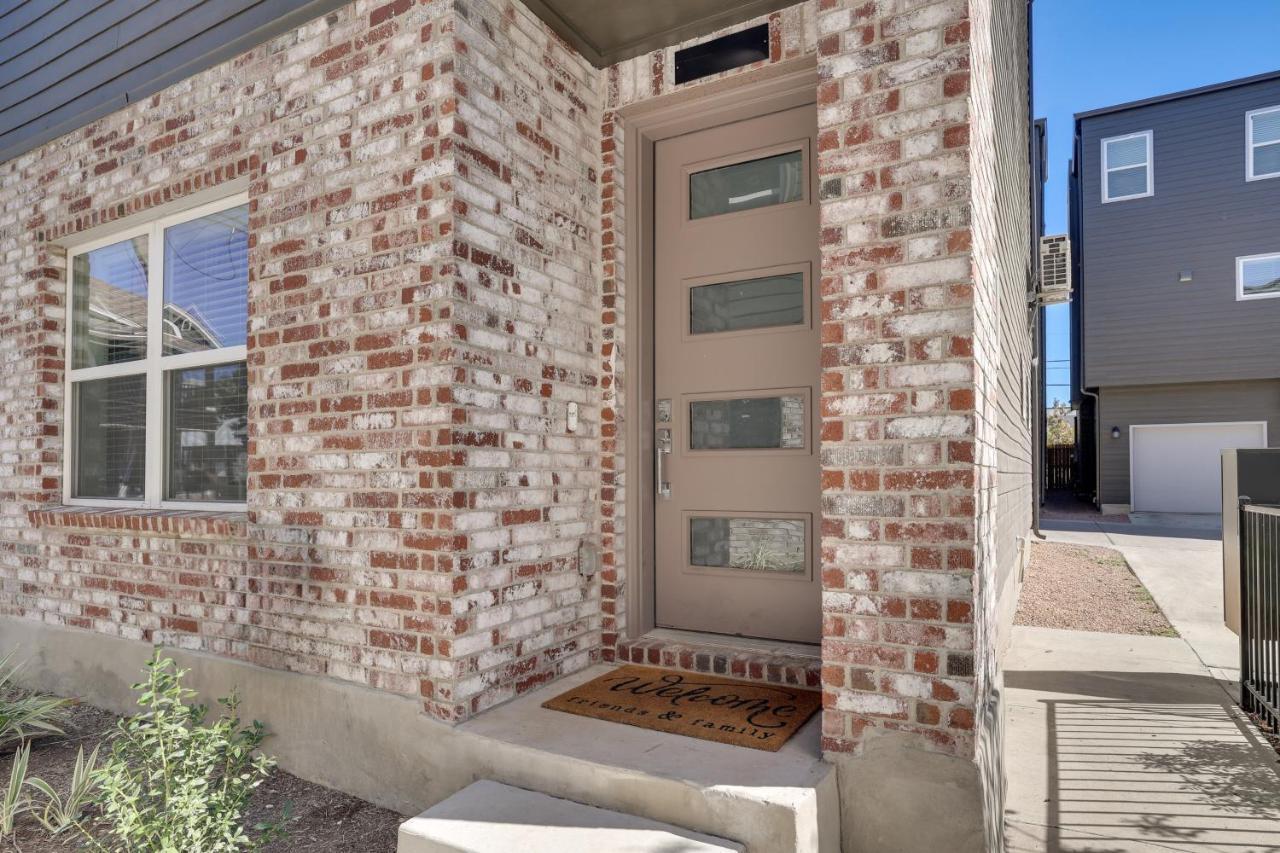 Holiday home Oasis Near River Walk And Alamo Park!