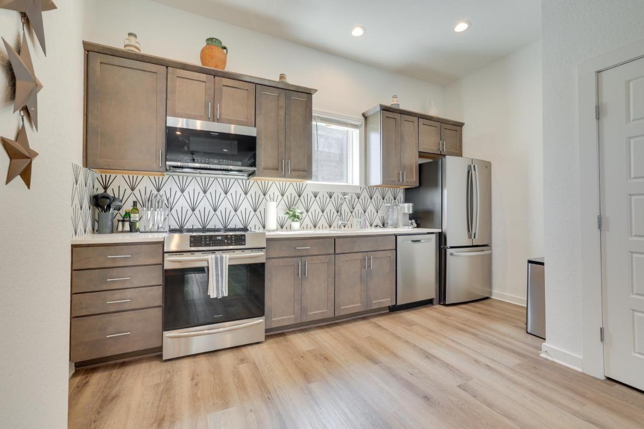Holiday home Oasis Near River Walk And Alamo Park!